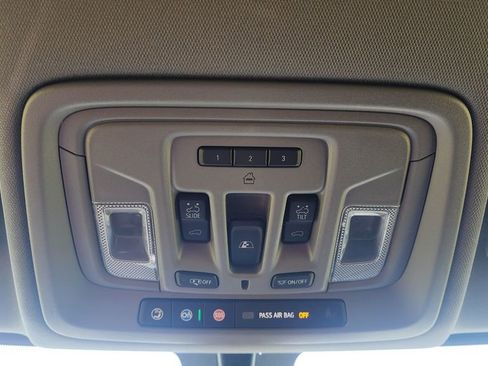 Used 2022 Chevrolet Silverado 2500 LTZ image 24