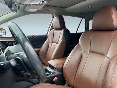 Used 2020 Subaru Outback Touring w/ Popular Package #2 image 23