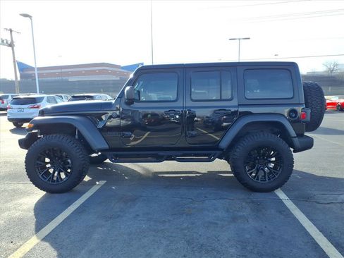 Used 2024 Jeep Wrangler Sport S image 4