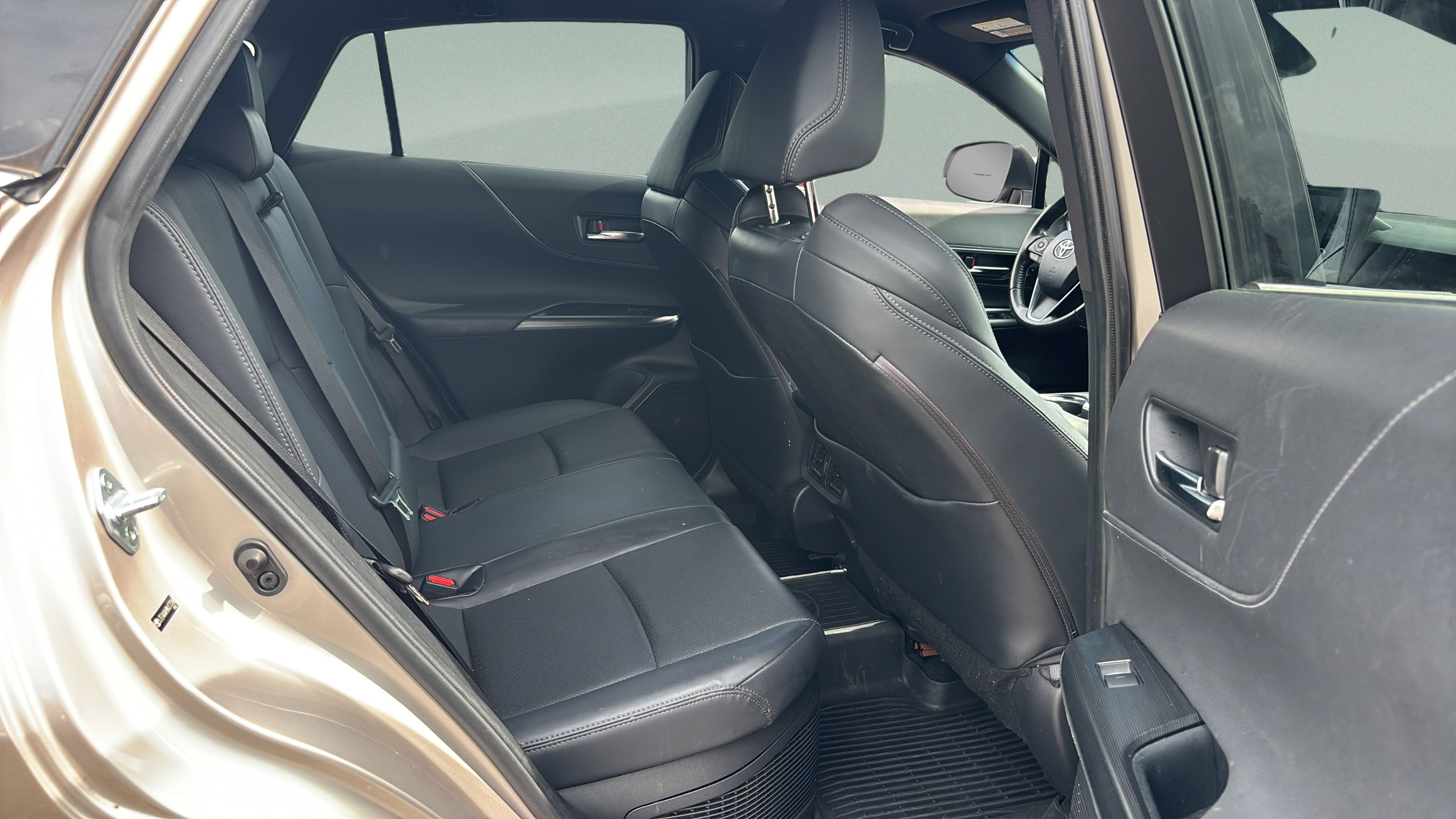 Used 2021 Toyota Venza XLE w/ Softex Package AWD/4WD image 15