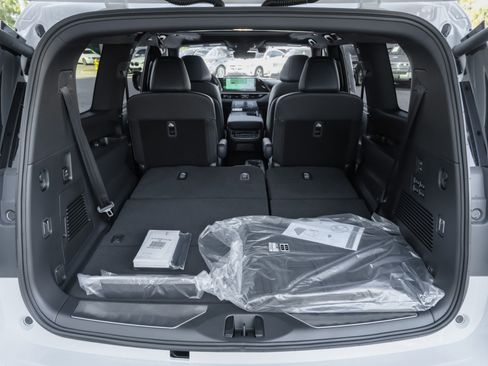 New 2026 INFINITI QX80 4WD w/ Sport Exterior Package image 32