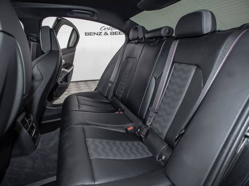 Used 2022 BMW M3 Competition w/ M Carbon Exterior Package AWD/4WD image 40