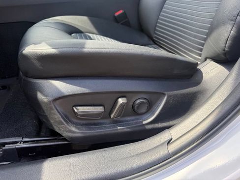 Used 2023 Toyota Camry SE FWD image 13