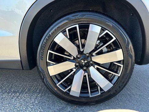 New 2025 Mitsubishi Outlander SE image 14