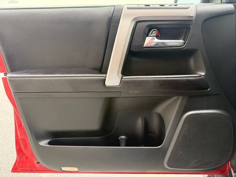 Used 2016 Toyota 4Runner SR5 AWD/4WD image 42