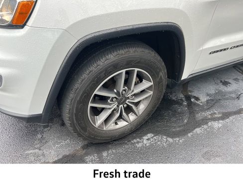 Used 2020 Jeep Grand Cherokee Limited w/ Luxury Group II image 2