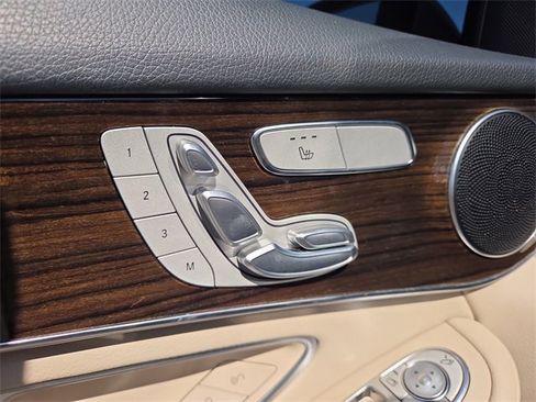 Used 2022 Mercedes-Benz GLC 300 image 11