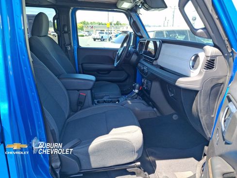 Used 2024 Jeep Wrangler Unlimited Sahara AWD/4WD image 20