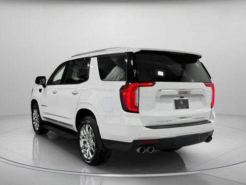 Used 2021 GMC Yukon Denali w/ LPO, Illumination Package image 3