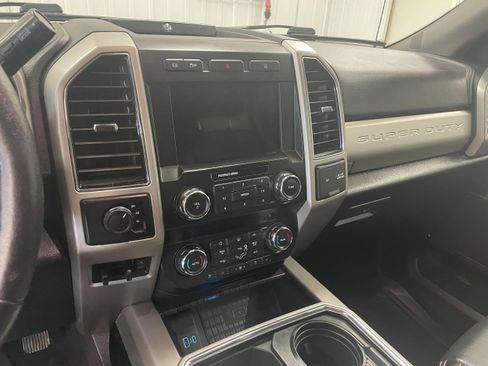 Used 2020 Ford F250 Lariat w/ Lariat Ultimate Package AWD/4WD image 17