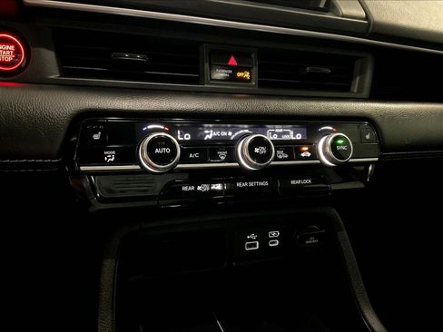 Used 2025 Honda Pilot EX-L image 15