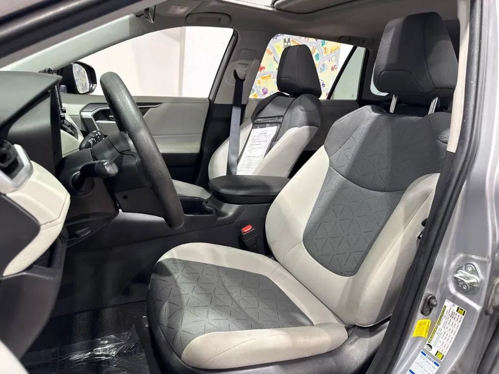 Used 2022 Toyota RAV4 XLE w/ Convenience Package AWD/4WD image 11