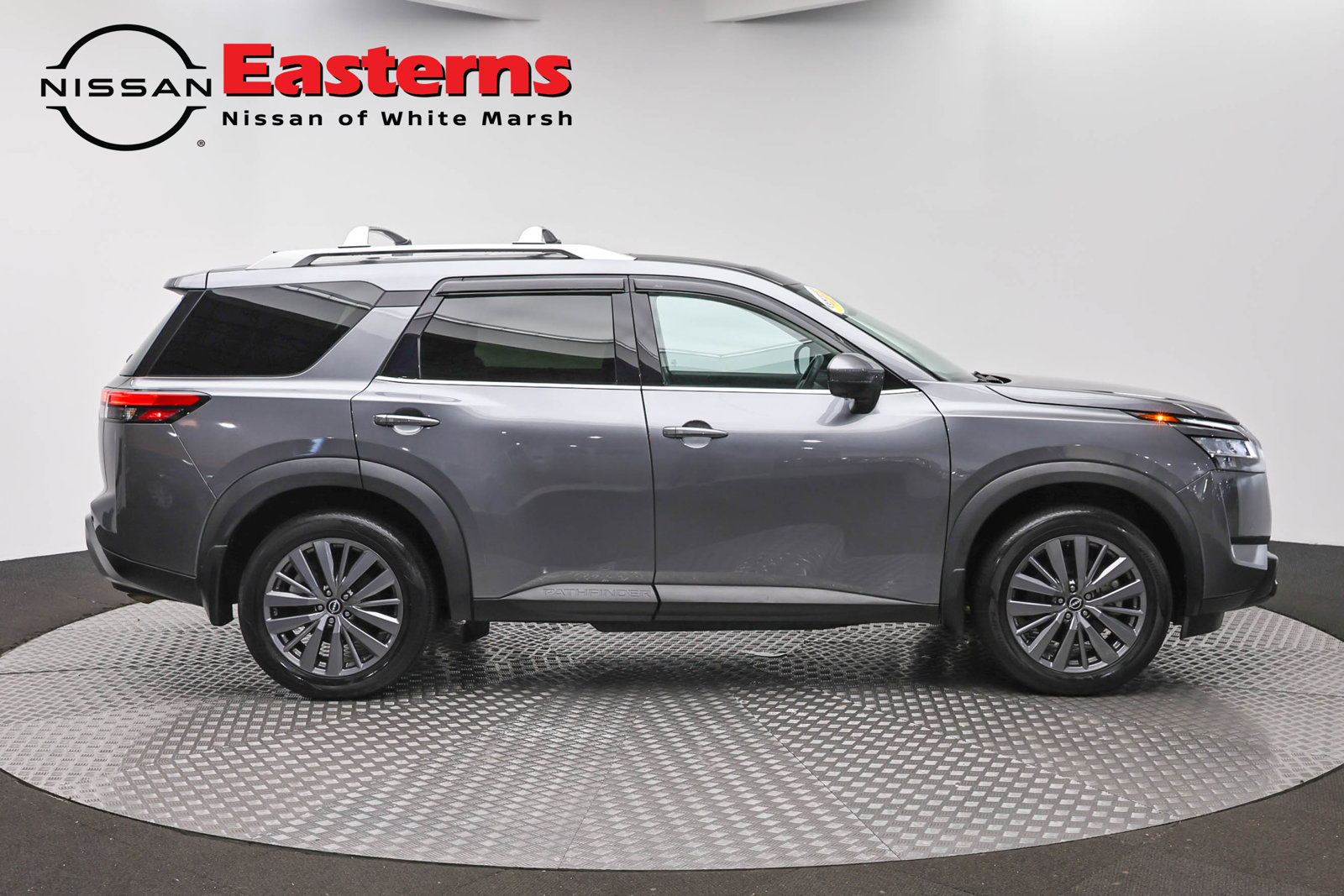 Used 2024 Nissan Pathfinder SL AWD/4WD image 88