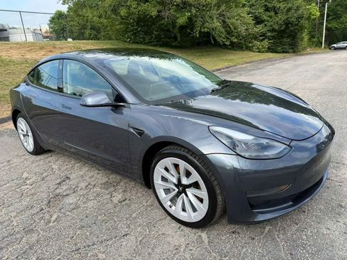 Used 2023 Tesla Model 3 Standard Range RWD image 3
