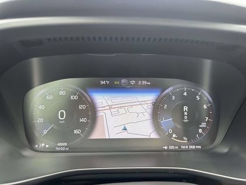 Used 2019 Volvo XC40 T5 R-Design AWD/4WD image 35