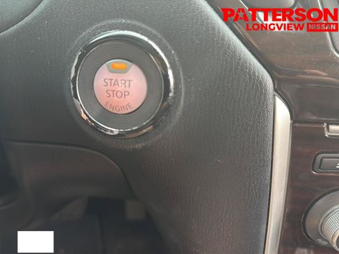 Used 2016 Nissan Pathfinder SL w/ SL Tech Package FWD image 12