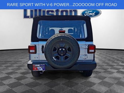 Used 2024 Jeep Wrangler Unlimited Sport AWD/4WD image 5