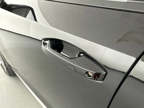 Used 2025 Nissan Kicks SV FWD image 12
