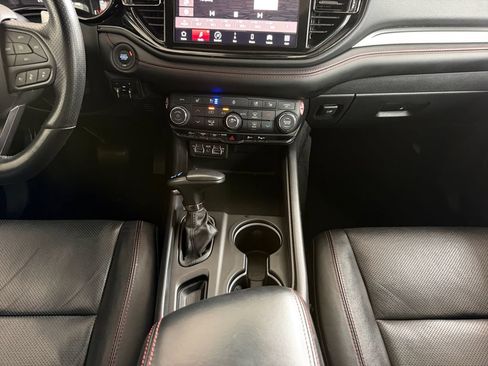 Used 2024 Dodge Durango GT RWD image 11