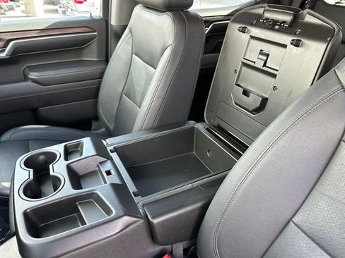 Used 2024 GMC Sierra 1500 SLT image 16