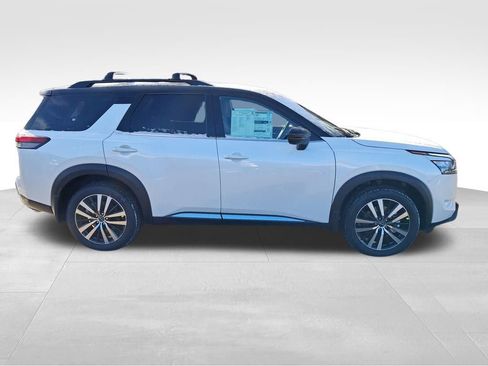 New 2025 Nissan Pathfinder Platinum w/ Cargo Package image 7