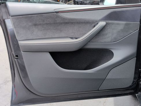 Used 2026 Tesla Model Y AWD image 14