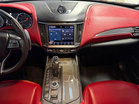 Used 2023 Maserati Levante GT AWD/4WD image 39