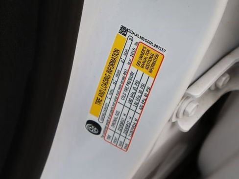 Used 2024 GMC Terrain SLE FWD image 28