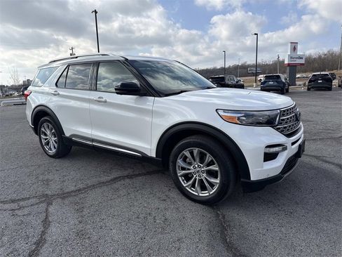 Used 2022 Ford Explorer Limited w/ Equipment Group 301A image 8
