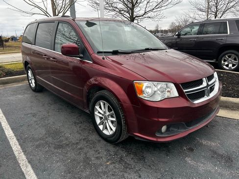 Used 2019 Dodge Grand Caravan SXT image 1