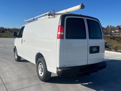Used 2015 Chevrolet Express 2500 image 7