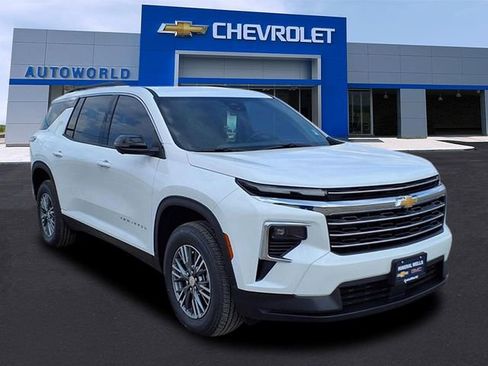 New 2026 Chevrolet Traverse LT w/ Driver Confidence Package image 1