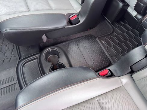 Used 2022 Dodge Durango R/T w/ Blacktop Package AWD/4WD image 32