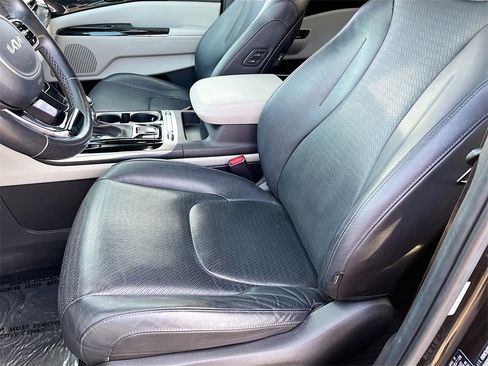 Used 2022 Kia Carnival SX Prestige image 20