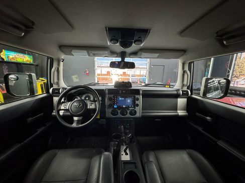 Used 2014 Toyota FJ Cruiser 4WD w/ Convenience Package image 27