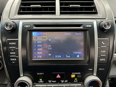 Used 2013 Toyota Camry SE w/ Convenience Pkg FWD image 16