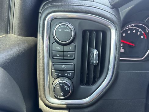 Used 2022 Chevrolet Silverado 1500 LT AWD/4WD image 22