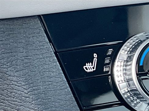 New 2025 Mitsubishi Outlander SE image 21