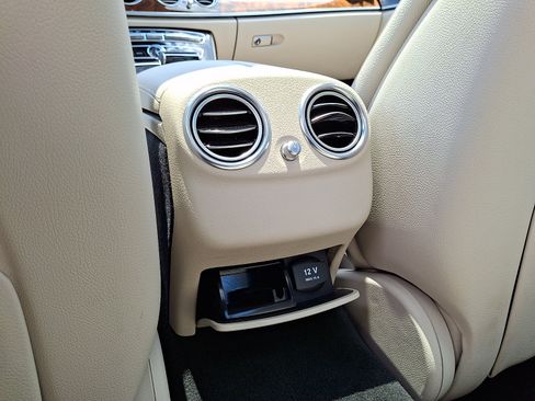 Used 2017 Mercedes-Benz E 300 4MATIC image 11