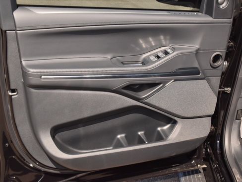 New 2025 Lincoln Navigator Reserve w/ Jet Appearance Package image 38