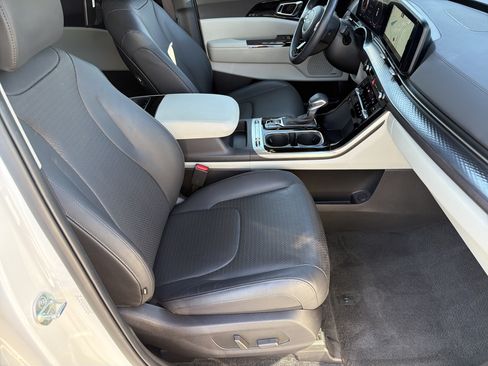 Used 2024 Kia Carnival SX Prestige FWD image 11