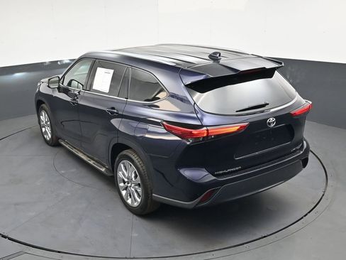 Used 2023 Toyota Highlander Limited FWD image 35