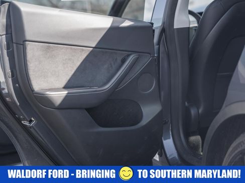 Used 2023 Tesla Model Y Performance image 38