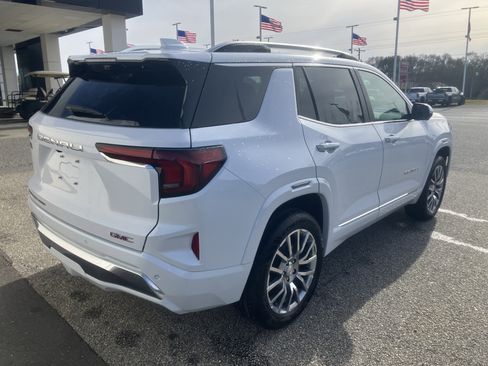 New 2026 GMC Terrain Denali w/ LPO, Floor Liner Package image 8