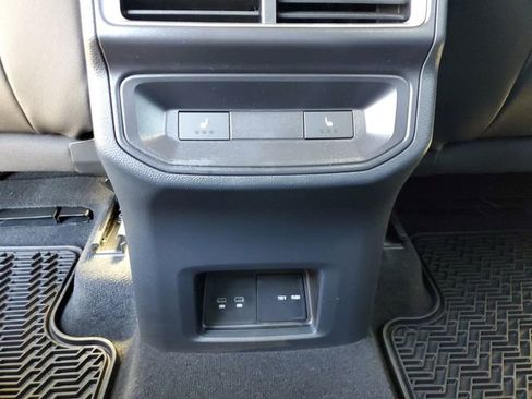 Used 2025 Volkswagen Atlas Cross Sport SEL image 12