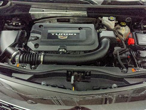 Used 2020 Cadillac XT4 Premium Luxury image 37