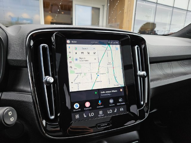 Used 2023 Volvo XC40 Recharge Plus w/ Protection Package Premier AWD/4WD image 25