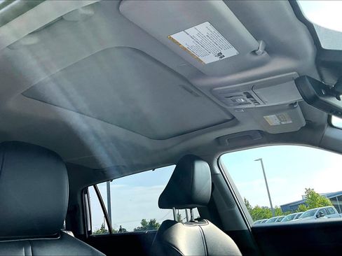 Used 2023 Toyota Highlander XLE FWD image 28