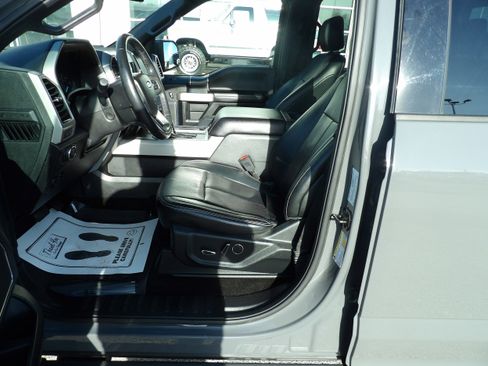 Used 2018 Ford F150 Lariat w/ Equipment Group 502A Luxury AWD/4WD image 10