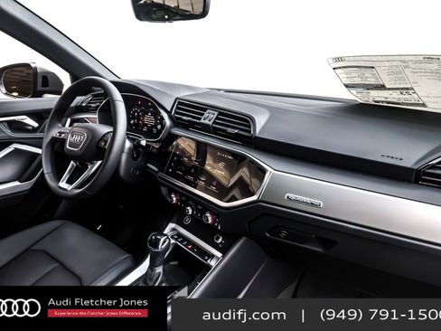 New 2025 Audi Q3 2.0T Premium image 5